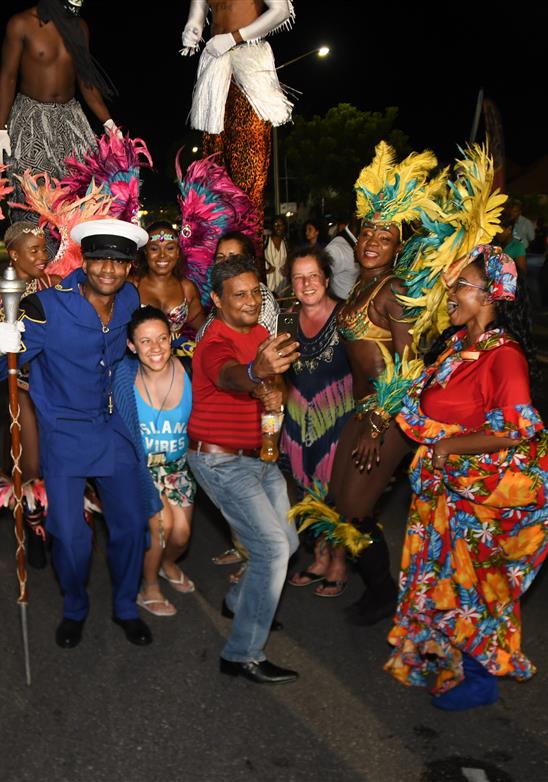 Barbados Ah Comin '- Ilha do Festival